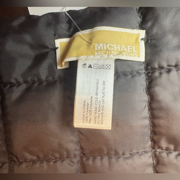 NWT Michael Kors Quilted Puffer Scarf Wrap - Picture 6 of 9